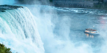 Hornblower NIagara City Cruises from Rainbow Bridge