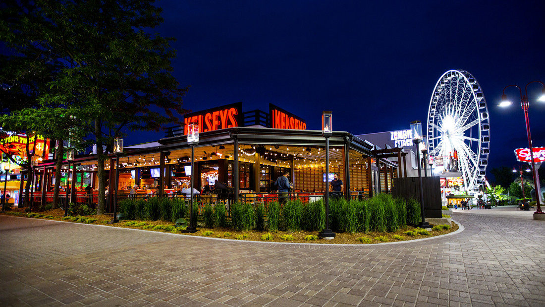 Kelseys at Night Exterior