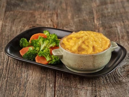 kids mac & cheesePasta with gooey cheese sauce and sprinkle of parmesan cheese! Plus any side you'd like. Also comes with a drink and a chocolate or vanilla push pop! 830 - 1140 Cals