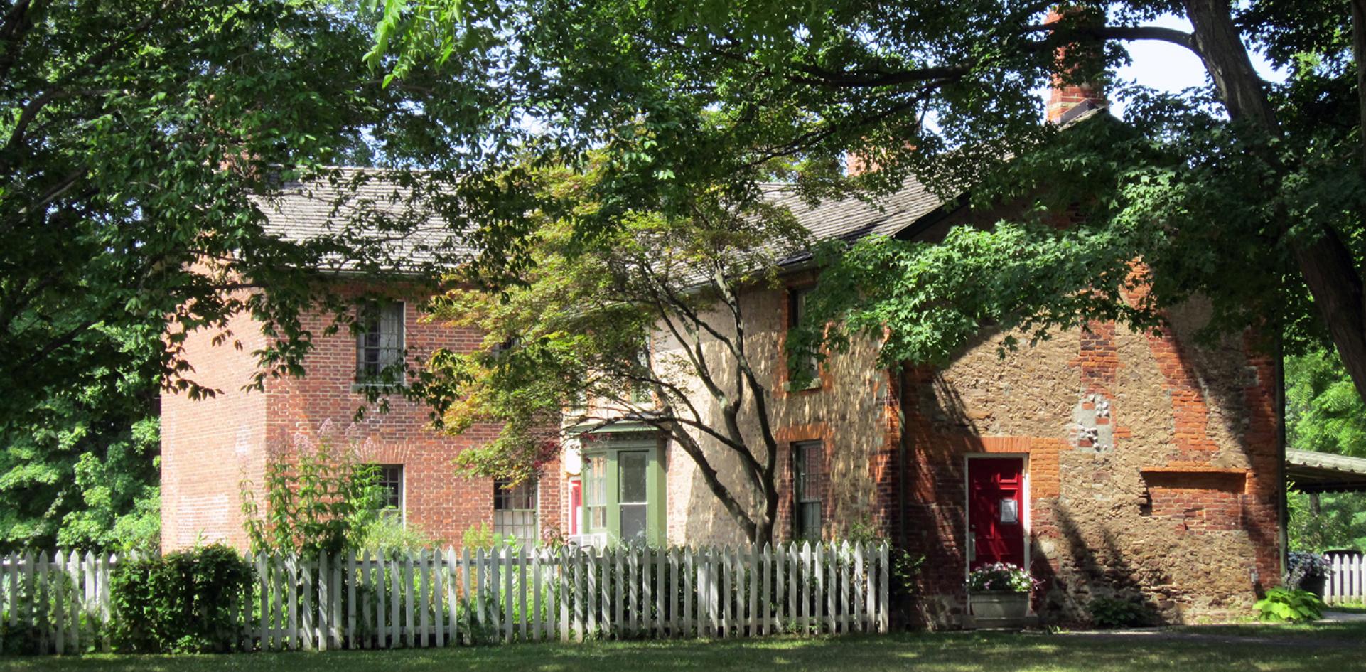 Photo Credit: <a href=__robert-4.html Linsdell</a> | Flickr McFarland House