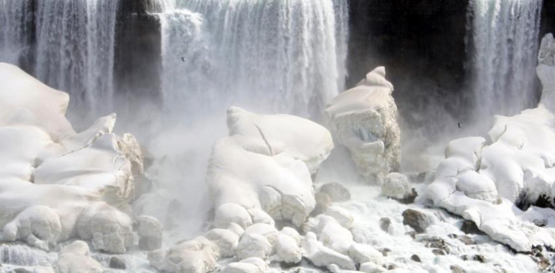 Photo Credit: <a href=__chris.html Brugman</a> | Flickr niagara falls ice bridge